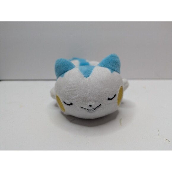 Pokemon Center PACHIRISU Sleeping Version 2016 Kuttari Beanie Plush 7" Japan - Picture 1 of 5